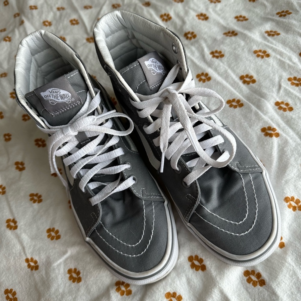GRAY VANS